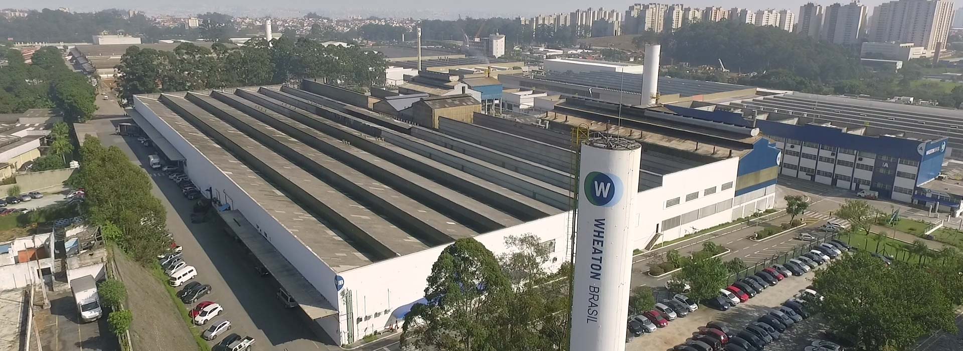 A Wheaton adquire a Verescense do Brasil (antiga SGD) e passa a ser uma das maiores fabricantes globais de embalagens de vidro para a indústria de perfumaria, cosméticos e farmacêuticos.